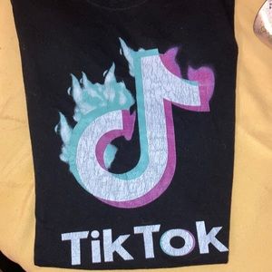 Gildan custom printed TikTok shirt size medium unisex